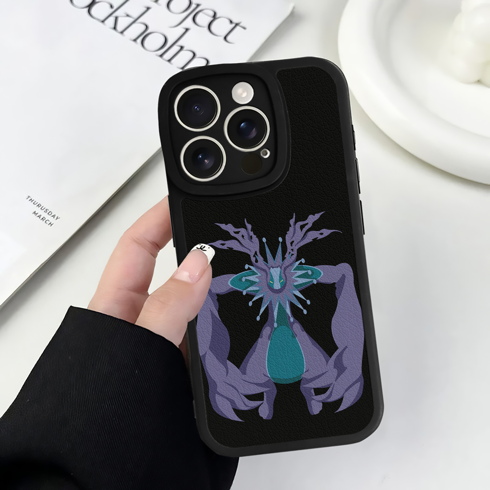 （画像用） Digimon デジタルモンスター/デジモン 【iPhone 16シリーズ対応】シリコンスマホケース（レザー調） 材質：シリコン